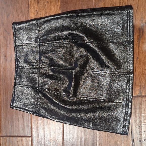 Free People coated shiny black mini skirt holding on to a dream - Picture 4 of 13